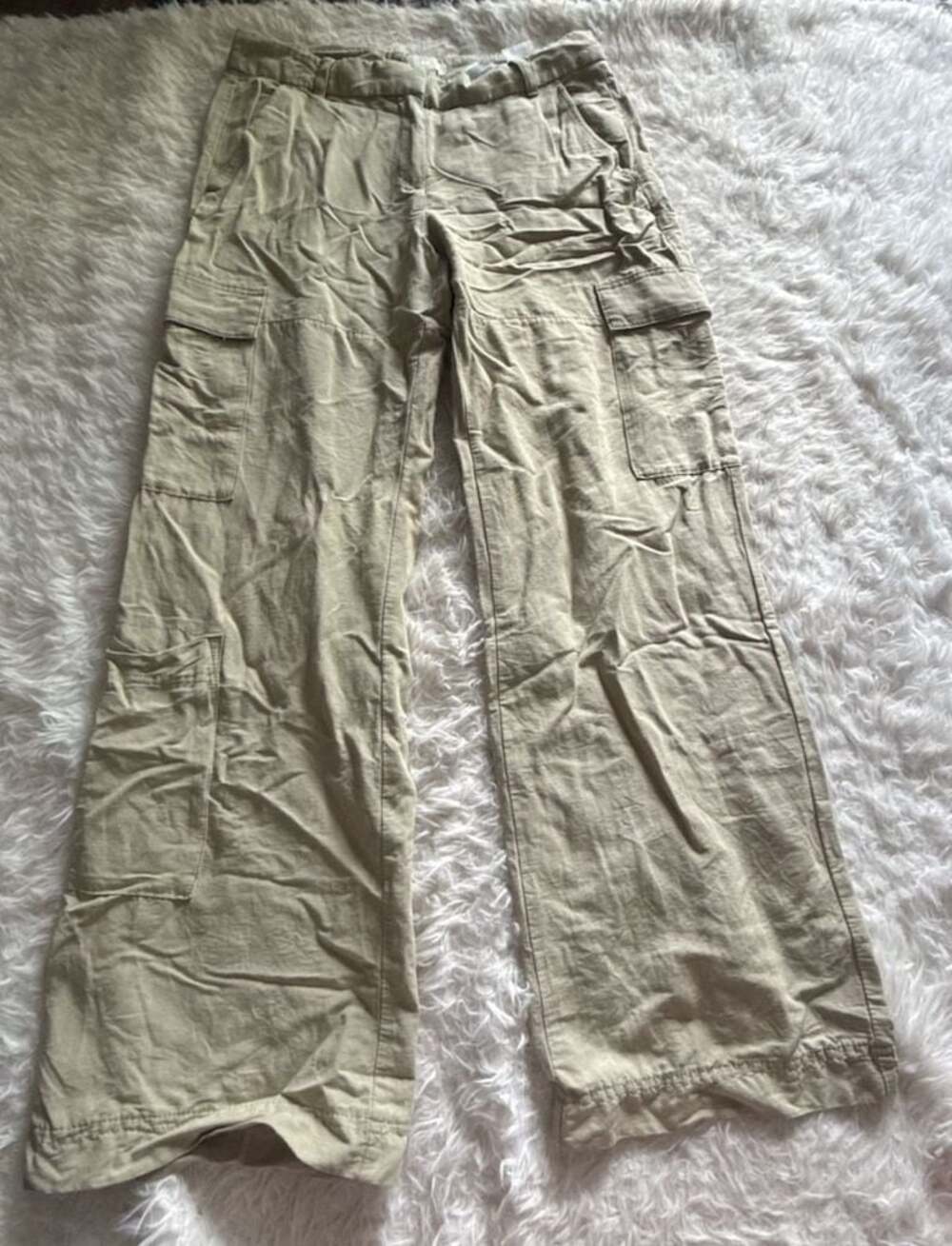 H&M Women's Light Olive Cargo Wide-Leg Pants‎ Size 8